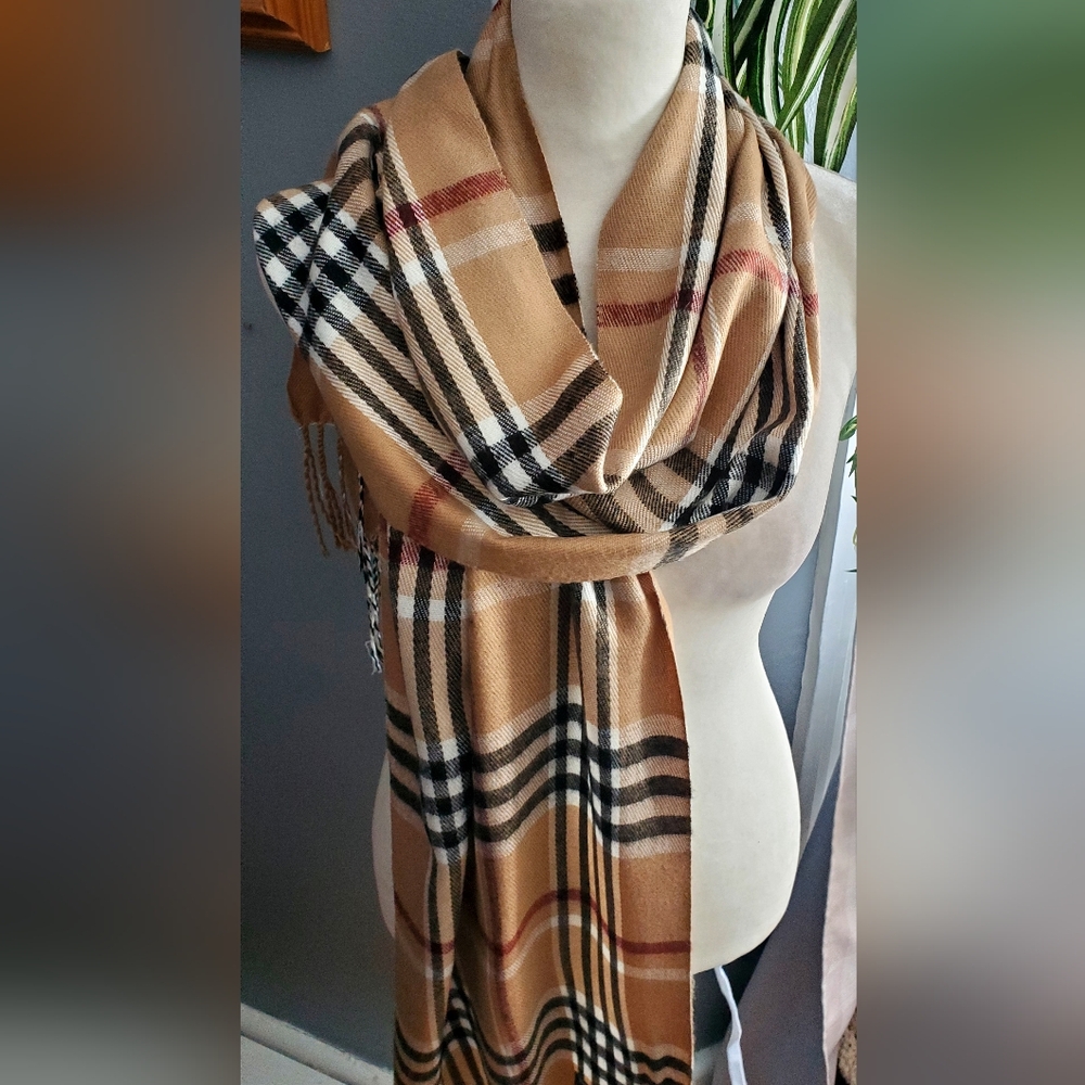 Pierre Cardin Classic Checkered Scarf in Tan and Black
